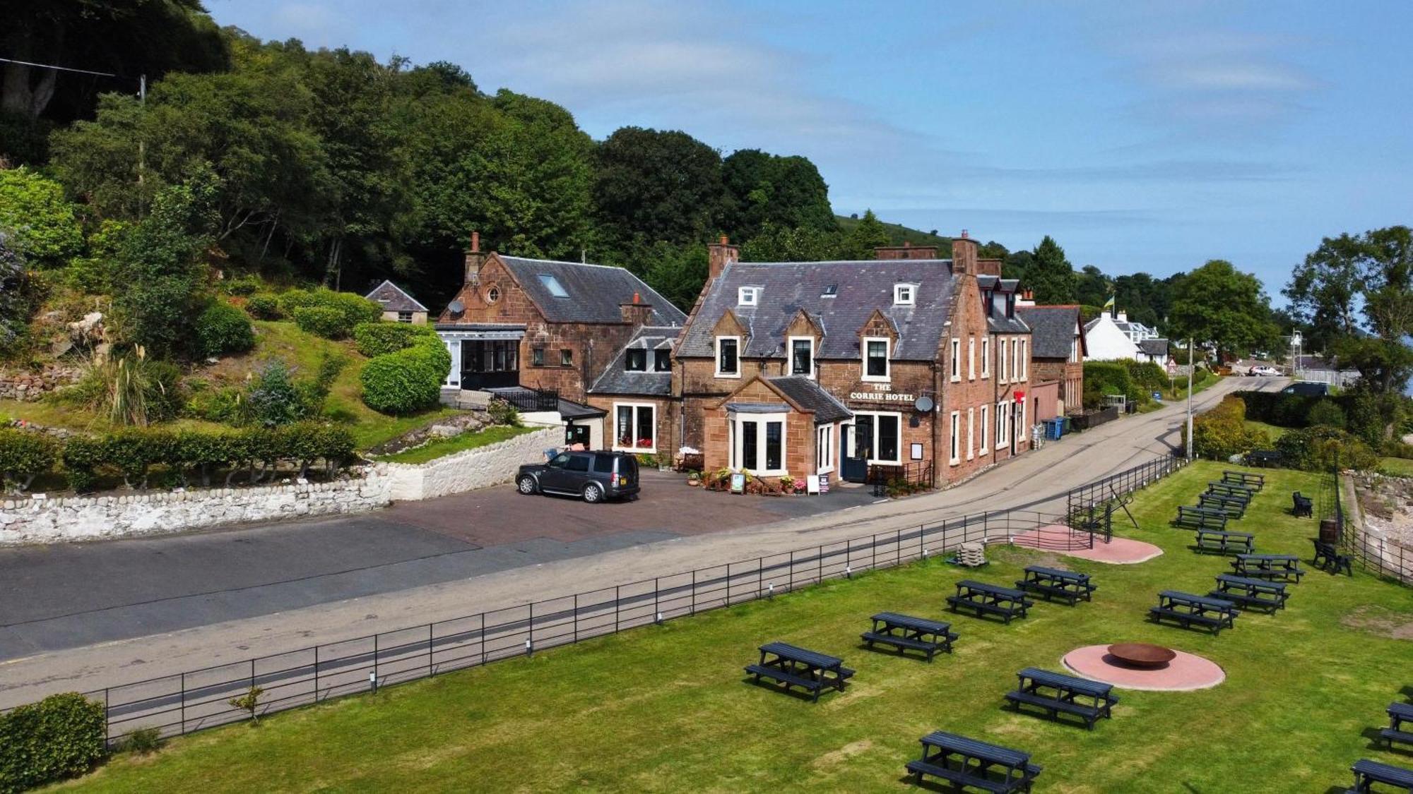 The Corrie Hotel Luaran gambar